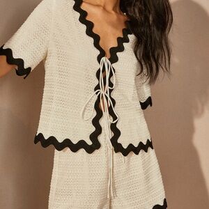 Commense Black and Cream Scalloped Cover-Up